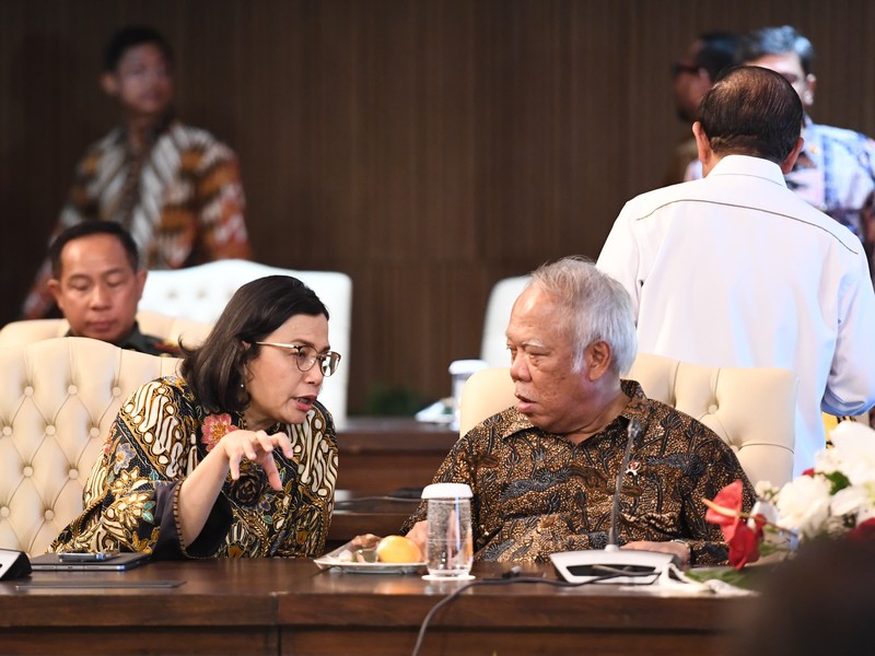 Presiden Joko Widodo kembali menggelar Sidang Kabinet Paripurna (SKP) di Ruang Sidang Kabinet, Istana Garuda, Ibu Kota Nusantara (IKN), pada Jumat, (13/9/2024). Presiden Joko Widodo kembali menggelar Sidang Kabinet Paripurna (SKP) di Ruang Sidang Kabinet, Istana Garuda, Ibu Kota Nusantara (IKN), pada Jumat, (13/9/2024). (Dok. Biro Pers Sekretariat Presiden)