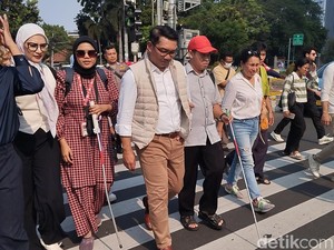 RK Naik TransJ Bersama Kelompok Disabilitas, Soroti Fasilitas Belum Merata