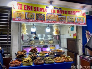 Menjajal Nasi Padang Sumanik Batu Sangkar, Hidden Gem di Blok M