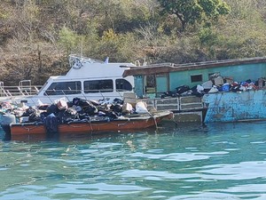 Sampah Kapal di Labuan Bajo Dibuang di Dermaga, KSOP: Mereka Malas