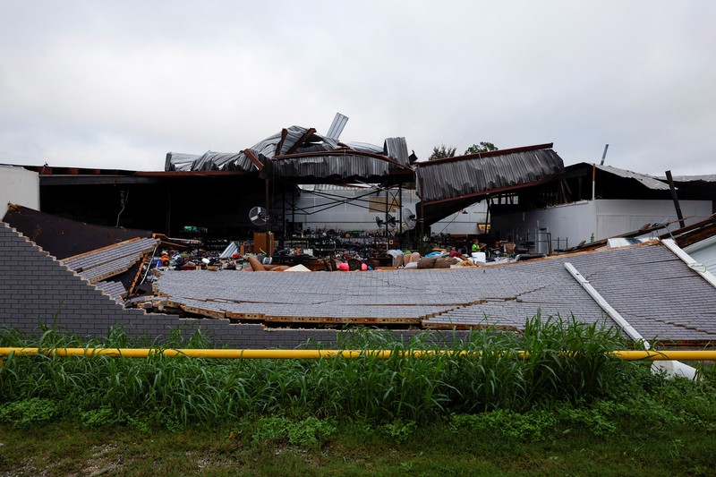 Pemandangan drone menunjukkan toko barang bekas Junk In The Trunk, yang mengalami kerusakan atap dan keruntuhan dinding akibat dampak Badai Francine, di Houma, Louisiana, AS, 12 September 2024. Pemandangan drone menunjukkan toko barang bekas Junk In The Trunk, yang mengalami kerusakan atap dan keruntuhan dinding akibat dampak Badai Francine, di Houma, Louisiana, AS, 12 September 2024. (REUTERS/Edmund D. Fountain)