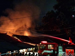 Asrama Polisi Polres Bima Kota Terbakar!