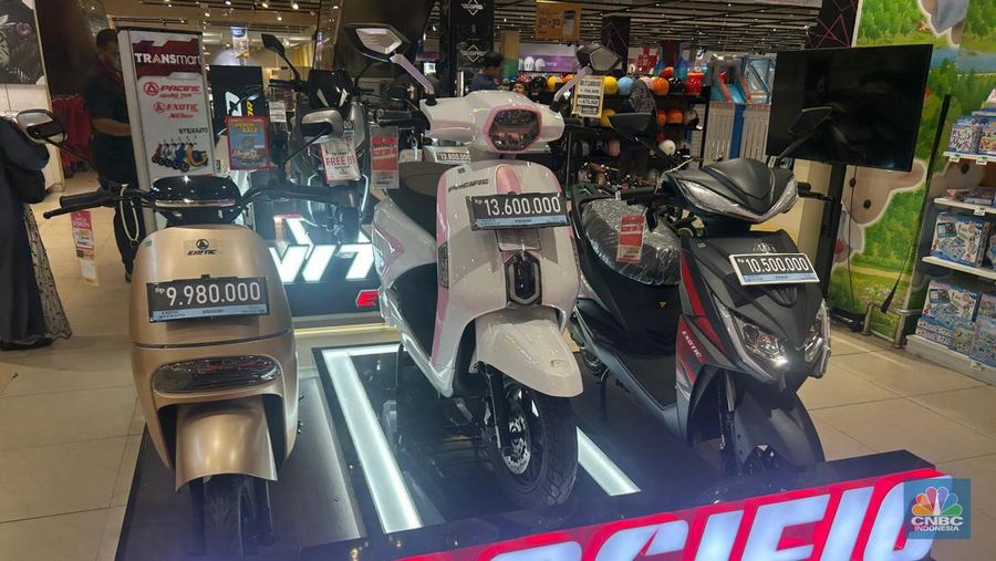 Transmart Full Day Sale di Cempaka Putih, Jakarta, Minggu (15/9/2024). (CNBC Indonesia/Elga Nurmutia)