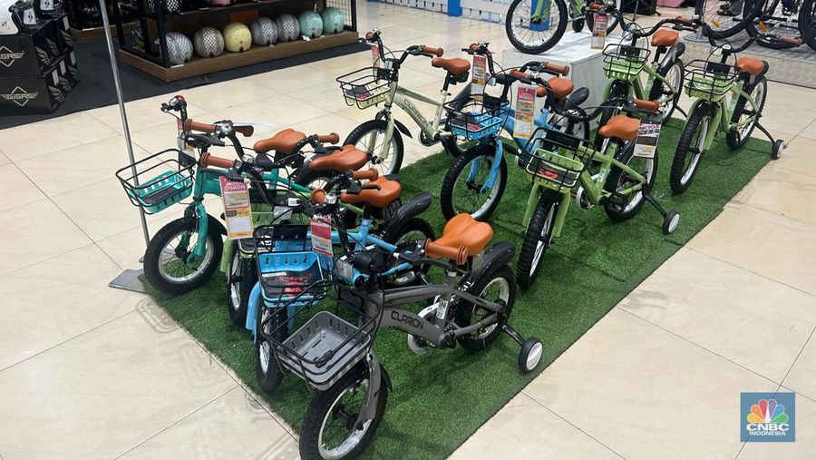 Transmart Full Day Sale di Cempaka Putih, Jakarta, Minggu (15/9/2024). (CNBC Indonesia/Elga Nurmutia)