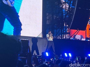 Lagu Kisah Klasik Buka Konser Sheila On 7 di Medan