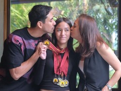 Keren! Putri Donna Agnesia dan Darius Sabet Emas World Scholar's Cup di Bangkok Keren! Putri Donna Agnesia dan Darius Sabet Emas World Scholar's Cup di Bangkok