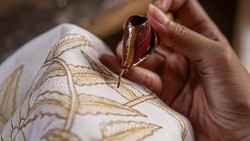 Viral Batik Tradisional Malaysia, dari Mana Asal Kata Batik?