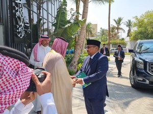 Bertemu Menhaj Saudi di Jeddah, Menag Bahas Persiapan Haji 2025