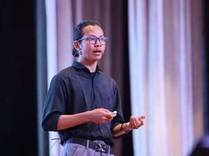 Kisah Anak Penjual Agar-agar Sabet Gelar Mahasiswa Berprestasi UI