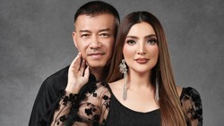 Gaya Mesra Ashanty-Anang Hermansyah di Pemotretan Terbaru, Tampil Serba Hitam