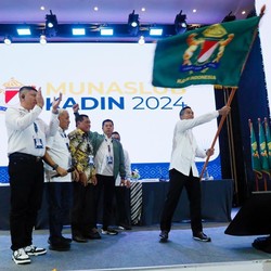 Anindya Bakrie Pamer Foto Jadi Ketum Kadin, Kibarkan Bendera Sakral