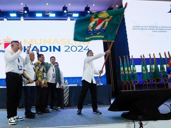 Anindya Bakrie Pamer Foto Jadi Ketum Kadin, Kibarkan Bendera Sakral