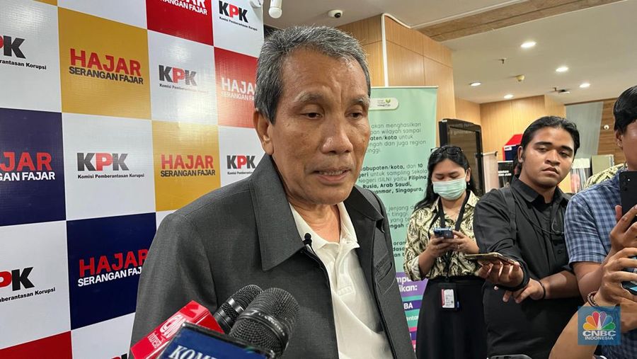 Deputi Pencegahan KPK Pahala Nainggolan memberikan keterangan kepada wartawan di kantornya, Selasa (17/9/2024). (CNBC Indonesia/Rindi Salsabilla Putri)