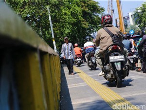 Pramono Bakal Tertibkan Parkir Liar di Jalur Sepeda-Pedestrian Jakarta