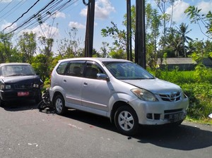 Kecelakaan Beruntun 2 Mobil-2 Motor di Karangasem, Pengendara Luka-luka