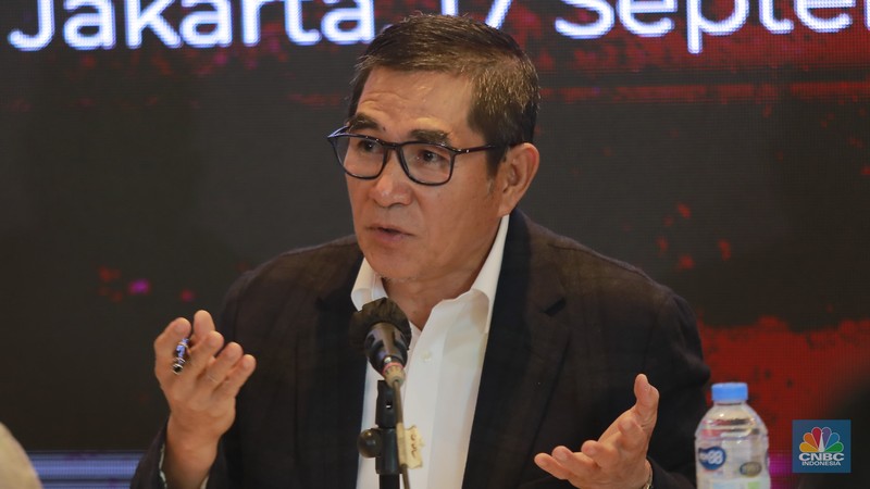 Kuasa Hukum Kadin Indonesia, Hamdan Zoelva dalam acara Press Conference hail Investigasi dan tindakan organisasi terhadap munaslub ilegal di Jakarta, Selasa (17/9/2024). (CNBC Indonesia/Muhammad Sabki) Kuasa Hukum Kadin Indonesia, Hamdan Zoelva dalam acara Press Conference hail Investigasi dan tindakan organisasi terhadap munaslub ilegal di Jakarta, Selasa (17/9/2024). (CNBC Indonesia/Muhammad Sabki)