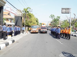 Lamongan Gerojok 100 Rit Air Bersih ke 2 Kecamatan Peringati HUT Korpri