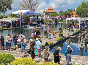 Kunjungan Wisatawan ke Tirta Gangga Diklaim Naik 30 Persen Selama Festival