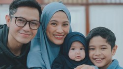 Video: Cara Sederhana Dude Harlino-Alyssa Rayakan Anniversary Pernikahan