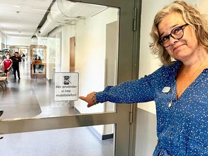 Atasi Kecanduan Ponsel, Swedia Berencana De-digitalisasi Kaum Muda