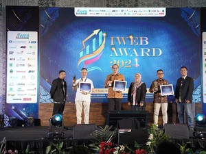 Dorong Pengembangan UMKM, bank bjb Raih Penghargaan IWEB Award 2024