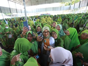 Bupati Ipuk Ajak Bangun Banyuwangi di Momen Pelantikan PAC Muslimat NU