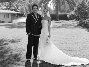 Congrats! Charlie Puth Resmi Menikahi Brooke Sansone