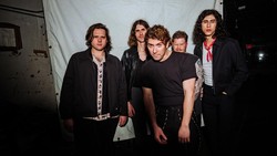 Video: Penampilan Band Rock Culture Wars Buka Konser LANY Jakarta