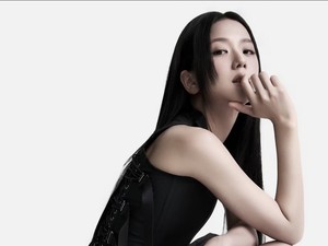 Jisoo BLACKPINK Disebut Bakal Comeback Solo, Dibantah Agensi