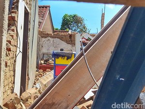 Jabar Hari Ini: Nestapa Bocah Kertasari Akibat Gempa Bumi
