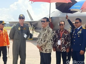 Luhut Heran Harga Avtur di Indonesia Mahal: Kan Aneh!
