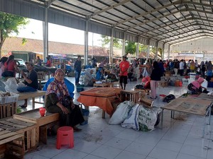 Para Pedagang Pasar Pagi Menolak Dipindah ke Pasar Tumenggungan