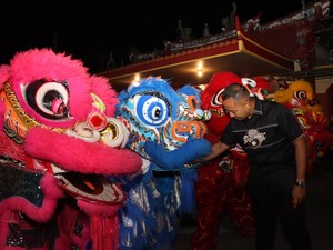 Rukunnya Antarumat Beragama Saat Perayaan Zhong Qiu Jie di Kota Kediri