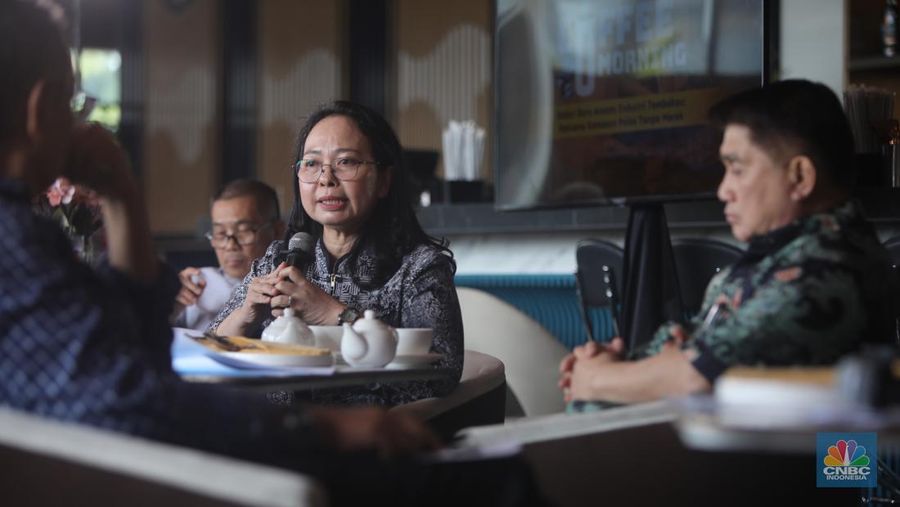 Direktur Industri Minuman, Hasil Tembakau, dan Bahan Penyegar, Merrijantij Punguan Pintaria dalam acara CNBC Indonesia Coffee Morning Tembakau di Jakarta, Kamis (19/9/2024). (CNBC Indonesia/Faisal Rahman)