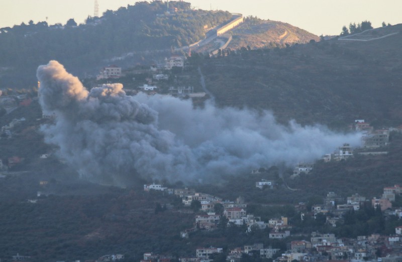 Kelompok Hizbullah melancarkan serangan roket terhadap posisi artileri Israel pada Rabu (18/9) waktu setempat. (REUTERS/Ayal Margolin) Kelompok Hizbullah melancarkan serangan roket terhadap posisi artileri Israel pada Rabu (18/9) waktu setempat. (REUTERS/Ayal Margolin)