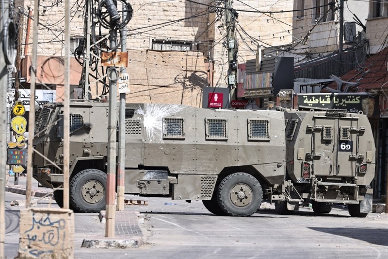 Kelompok Hizbullah melancarkan serangan roket terhadap posisi artileri Israel pada Rabu (18/9) waktu setempat. (REUTERS/Ayal Margolin) Kelompok Hizbullah melancarkan serangan roket terhadap posisi artileri Israel pada Rabu (18/9) waktu setempat. (REUTERS/Ayal Margolin)