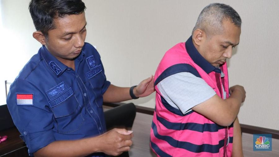 Mantan Dirut Indofarma jadi tersangka korupsi, Kamis (19/9/2024). (Dok: Kejagung)