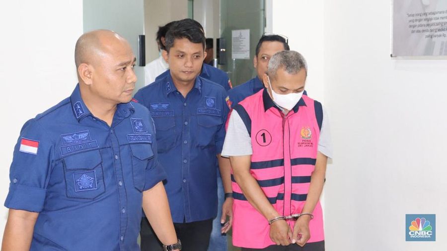 Mantan Dirut Indofarma jadi tersangka korupsi, Kamis (19/9/2024). (Dok: Kejagung)