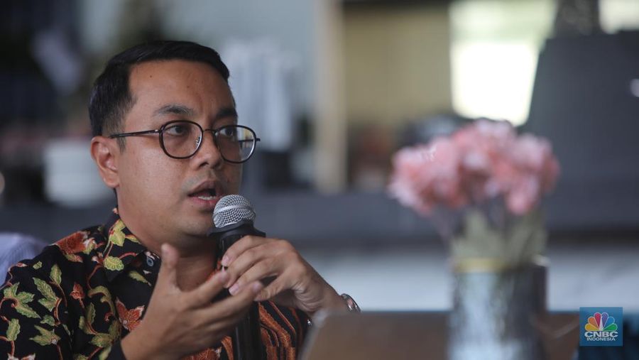 Negosiator Perdagangan Ahli Madya, Kementerian Perdagangan RI, Angga Handian Putra dalam acara CNBC Indonesia Coffee Morning Tembakau di Jakarta, Kamis (19/9/2024). (CNBC Indonesia/Faisal Rahman)
