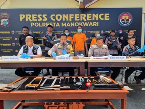 Polisi Gerebek Pabrik Senjata Api Ilegal Berkedok Bengkel di Manokwari