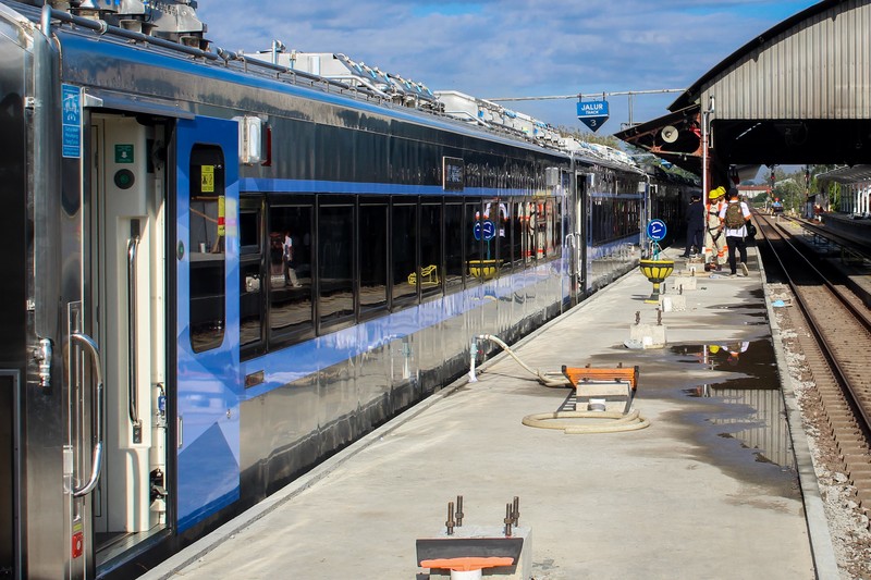 PT Kereta Api Indonesia (Persero) mengoperasikan kereta ekonomi stainless steel new generation pada KA Logawa (KA 212 dan KA 211) pada Rabu (18/9/2024). (Dok. KAI).