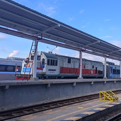 Kereta Api RI Makin Ngebut di 2025, Kecepatan Digeber 120 Km/Jam