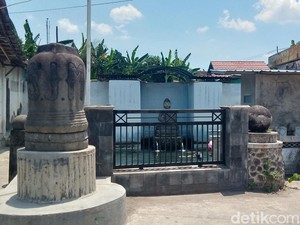 Jadi Hiasan Jalan, Stupa-Yoni di Pluneng Klaten Ini Diduga dari Abad 8 M