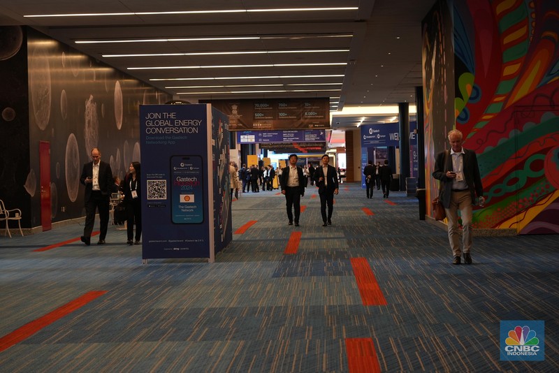 Suasana PT Pertamina International Shipping (PIS) dalam ajang Gastech 2024, pameran dan konferensi energi terbesar di dunia diadakan di Houston, Texas, Amerika Serikat. (CNBC Indonesia/Mohamad Triadiandono) Suasana PT Pertamina International Shipping (PIS) dalam ajang Gastech 2024, pameran dan konferensi energi terbesar di dunia diadakan di Houston, Texas, Amerika Serikat. (CNBC Indonesia/Mohamad Triadiandono)