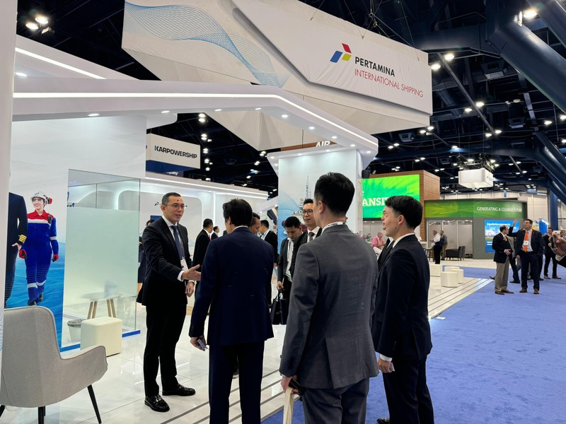 Suasana PT Pertamina International Shipping (PIS) dalam ajang Gastech 2024, pameran dan konferensi energi terbesar di dunia diadakan di Houston, Texas, Amerika Serikat. (CNBC Indonesia/Mohamad Triadiandono) Suasana PT Pertamina International Shipping (PIS) dalam ajang Gastech 2024, pameran dan konferensi energi terbesar di dunia diadakan di Houston, Texas, Amerika Serikat. (CNBC Indonesia/Mohamad Triadiandono)