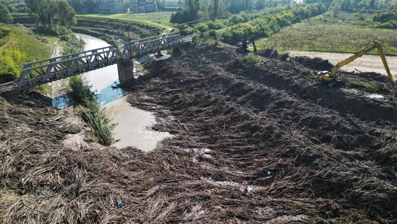 A drone view shows flooded houses in Pilismarot Hungary, September 19, 2024. REUTERS/Fedja Grulovic