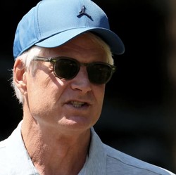 CEO Nike John Donahoe Mengundurkan Diri