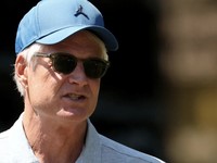 CEO Nike John Donahoe Mengundurkan Diri