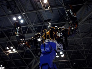 Robot Raksasa Jepang Bisa Perbaiki Kabel Kereta, Begini Penampakannya