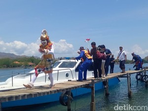 Sandiaga Uno Uji Coba Paket Wisata Kapal Cepat Banyuwangi-Buleleng